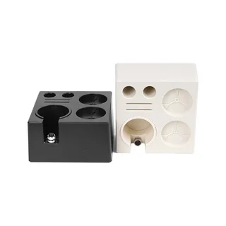 Schwarze und weiße 7-in-1 Box nebeneinander, von oben