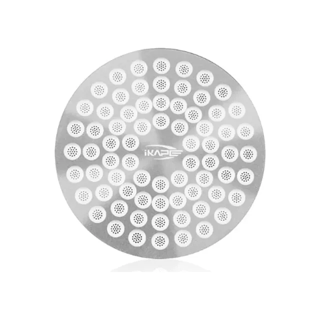 IKAPE Puck Screen V2 aus Edelstahl: Reihen großer runder Öffnungen voller kleiner Löcher, in der Mitte das IKAPE Logo