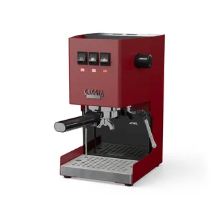 Rote Gaggia Classic mit flacher Edelstahlschale, Dreiviertelansicht, auf Weiß