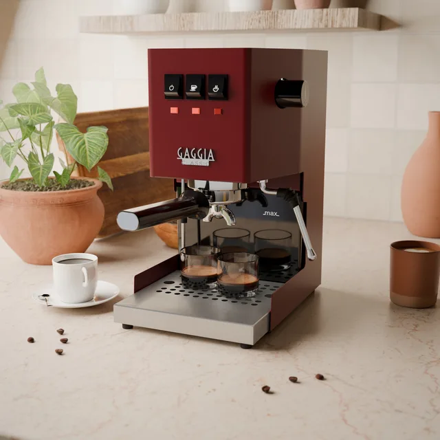 Verlängerte Edelstahlschale mit Espressogläsern und glatter Ablage vorn auf einer Gaggia Classic in der Küche