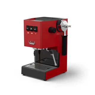 Rote Gaggia Classic mit Siebträger im Halter an der Seitenwand, auf Weiß