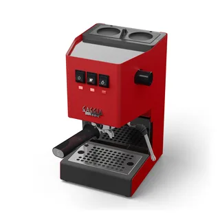 Gaggia Classic rosso con il coperchio sopra visto dall'alto in diagonale, su bianco
