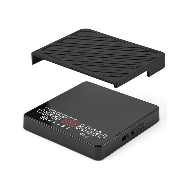 IKAPE SC35 Kaffeewaage Mini mit Timer in Schwarz, die geriffelte Silikonmatte über dem beleuchteten Display angehoben