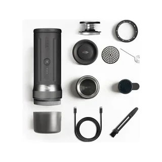 K2 Pro Hauptgerät flach ausgelegt mit Einzelteilen, USB-C-Kabel und Reinigungsbürste auf Weiß