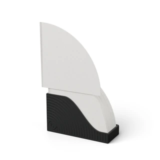 Soporte Abierto para Filtros de Papel – sacando un filtro de la pila, sobre blanco
