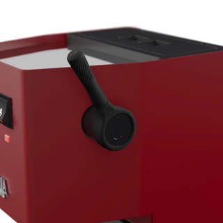 Dźwignia Pary do Gaggia Classic – zbliżenie na maszynie, widok z trzech czwartych, na białym tle