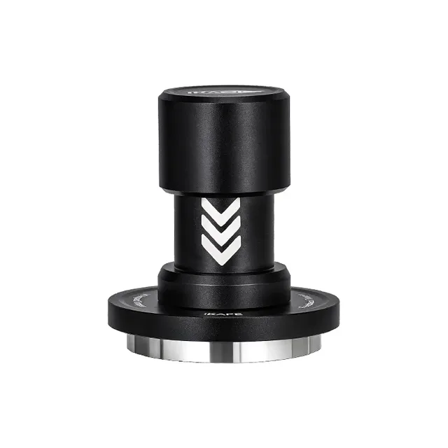 IKAPE V6 Impact Tamper Mini in Schwarz, kurzer Griff mit weißen Chevrons, IKAPE Ring und Stahlbasis